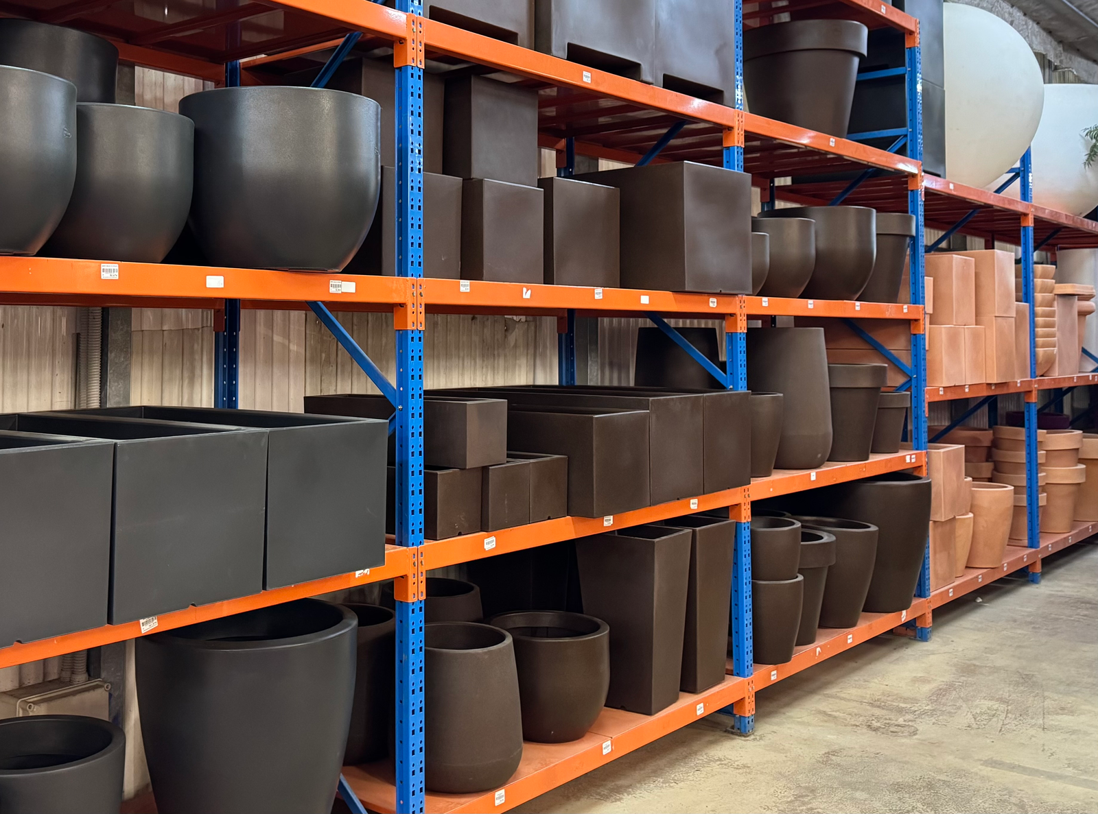 Maceta de Resina y Polipropileno - Vista 3